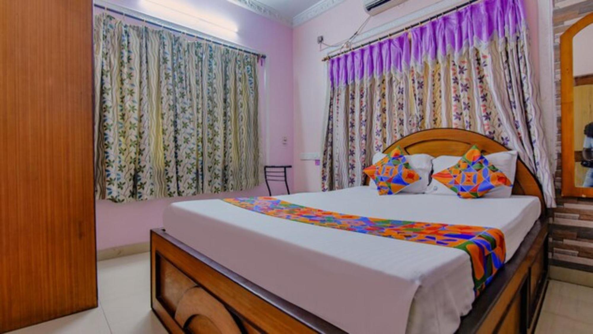 Hotel Elite Salt Lake - Couple Friendly - Near Sector V - Excellent Customer Service 3*