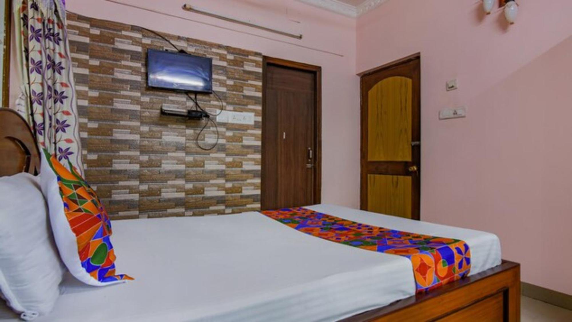 Hotel Elite Salt Lake - Couple Friendly - Near Sector V - Excellent Customer Service 3*